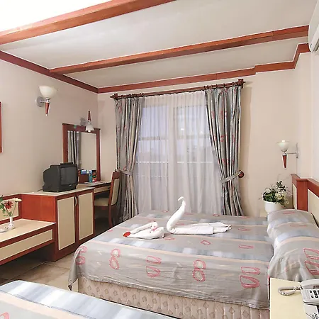 Alaiye Kleopatra מלון 4*