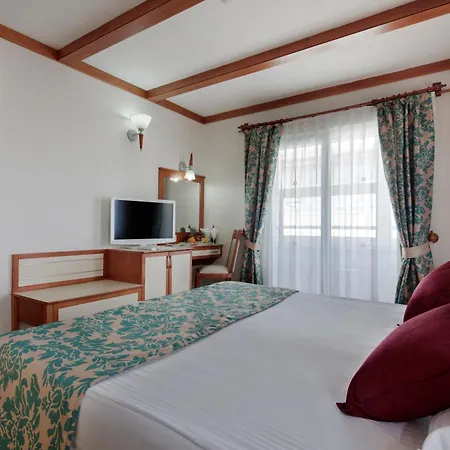 Alaiye Kleopatra Otel 4*