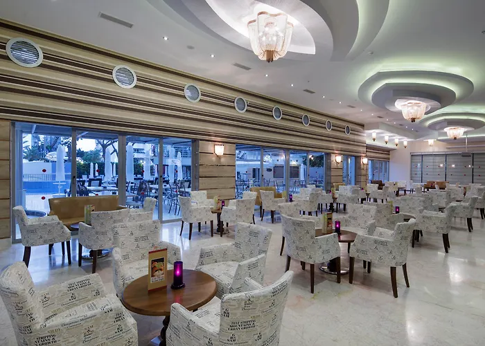 Hotell Alaiye Kleopatra 4*